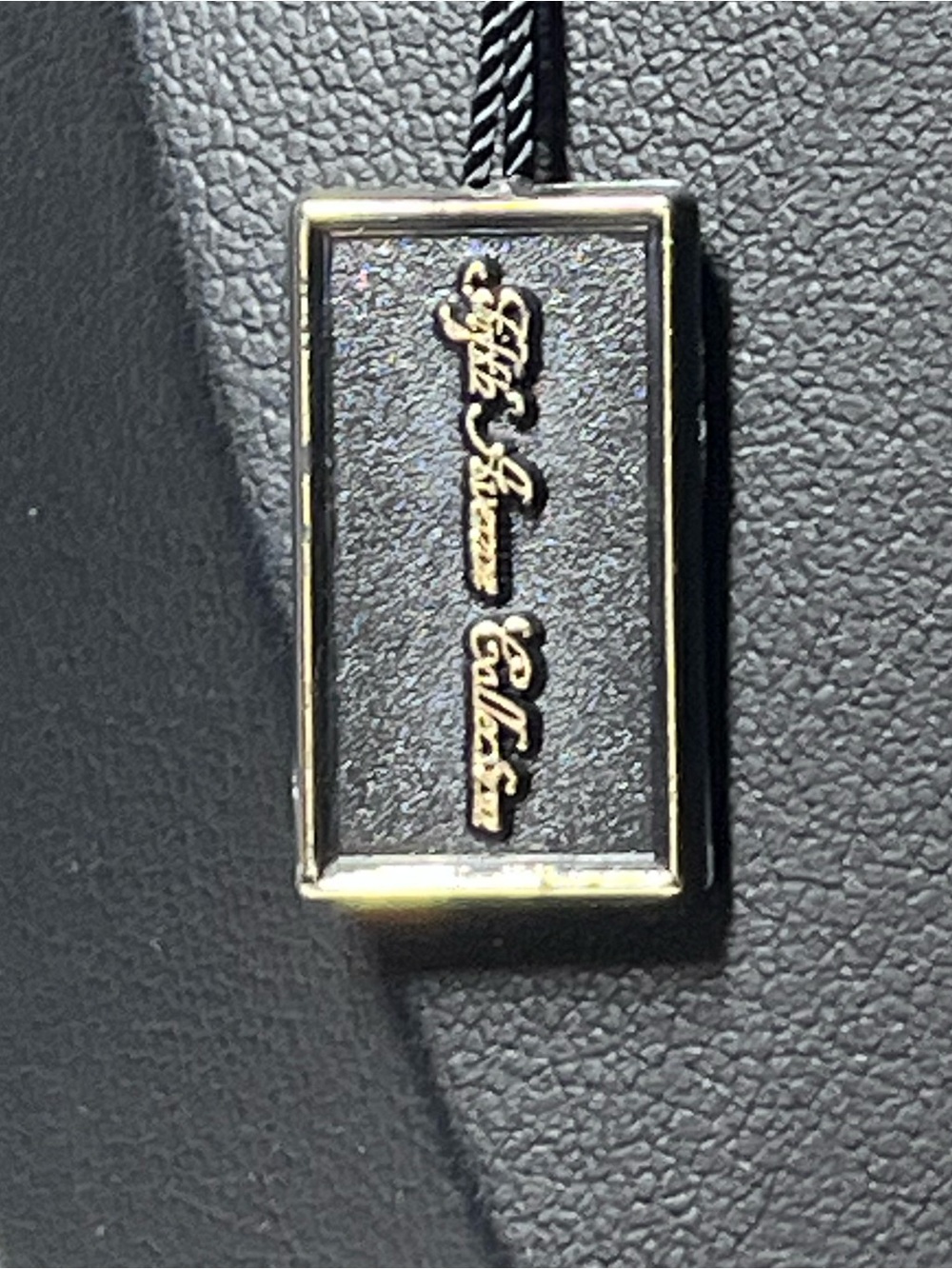 New fifth Avenue pendant and chain. 
Butler
New with tag - Picture 3 of 7